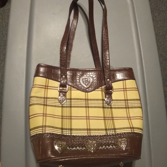 no brand Handbags - COPY - Medium size faux leather purse..like brand new!